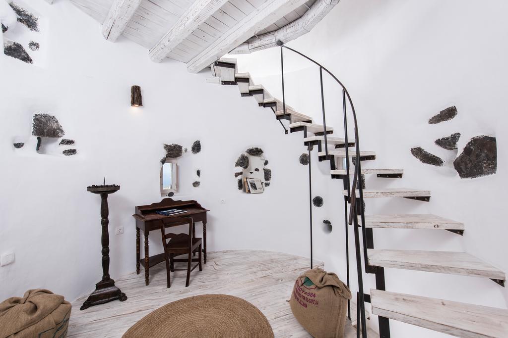 Anemoscope Windmill Villa Pyrgos Kallistis Bagian luar foto